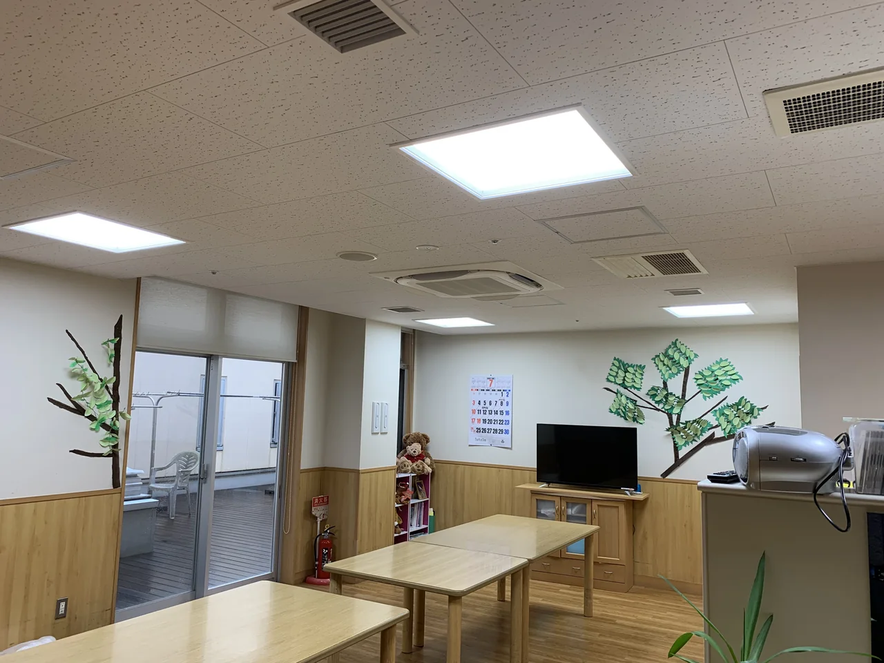 室内のLED照明と電気設備