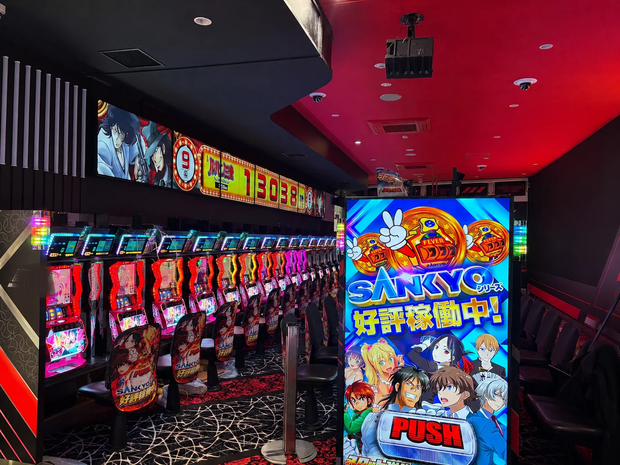 店舗内に設置されたデジタルサイネージ